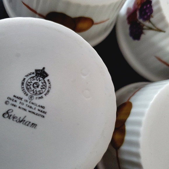 (4) "Evesham Gold" Gold On The Edge Oven Safe Ramekins by Royal Worcester - Picture 5 of 8